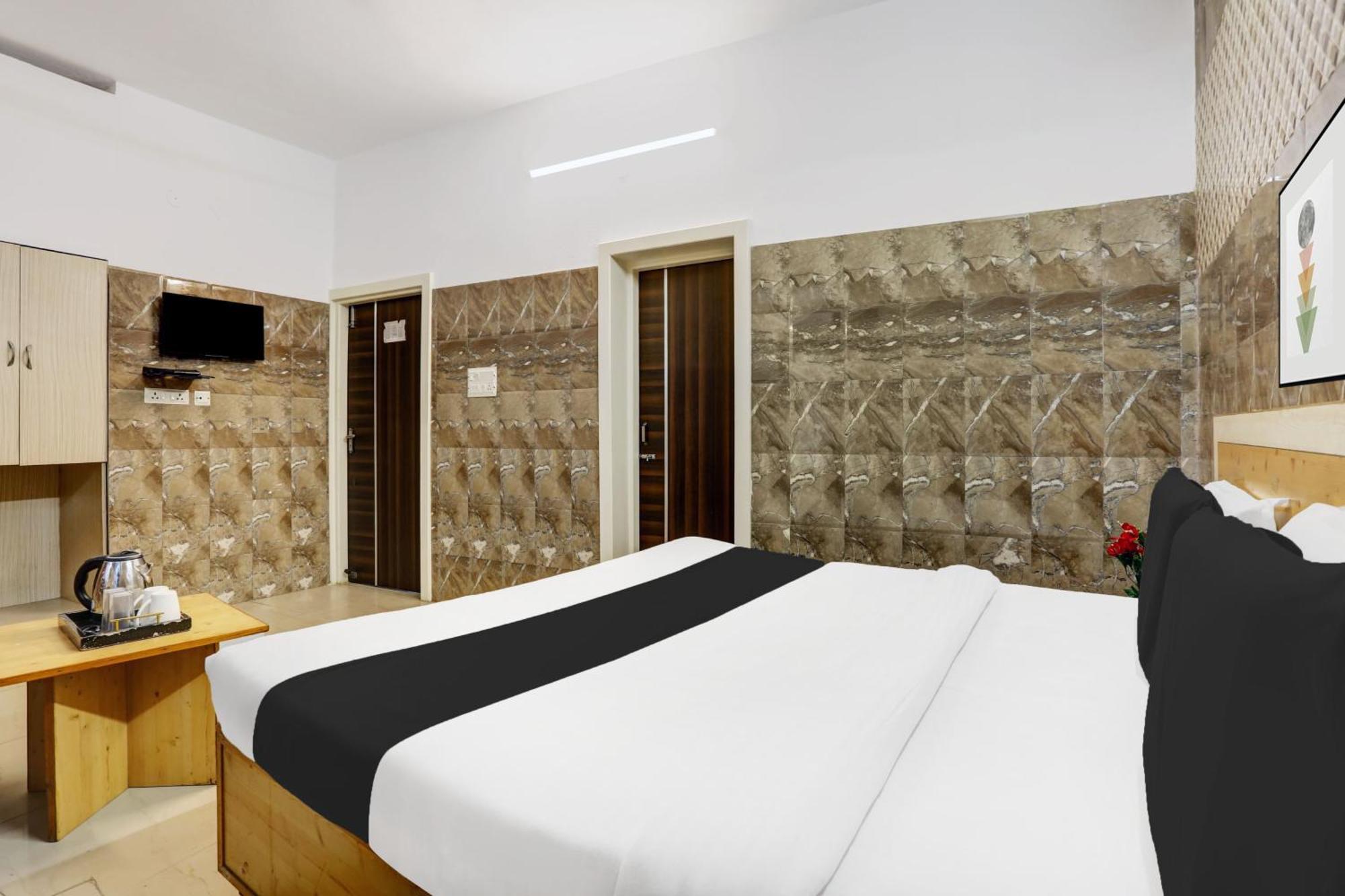 Hotel O Jammu Near Ragunath Bazaar Formerly Goodwill Esterno foto